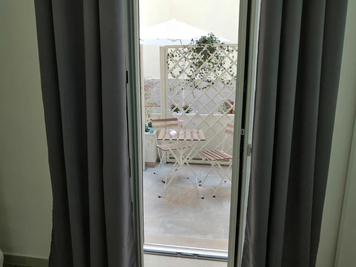 Dimora Fantasia Charme B&B Bari Exterior foto