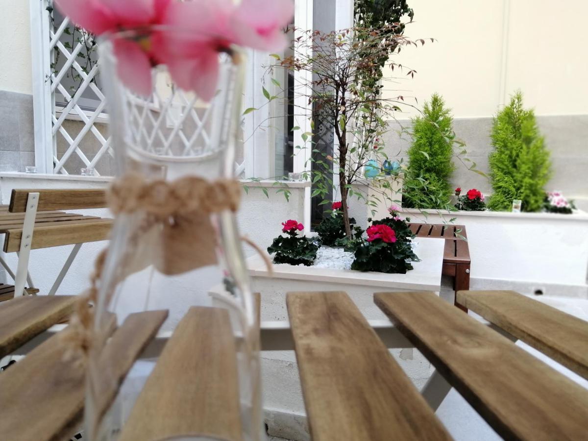 Dimora Fantasia Charme B&B Bari Exterior foto