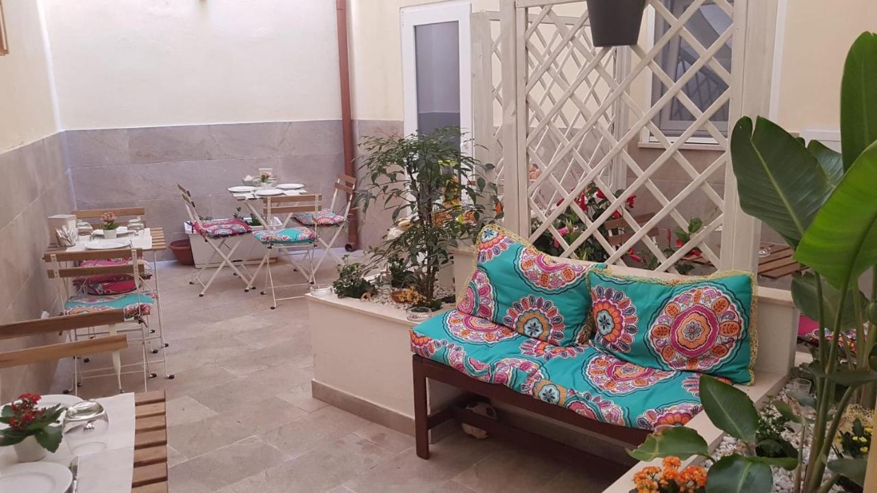 Dimora Fantasia Charme B&B Bari Exterior foto